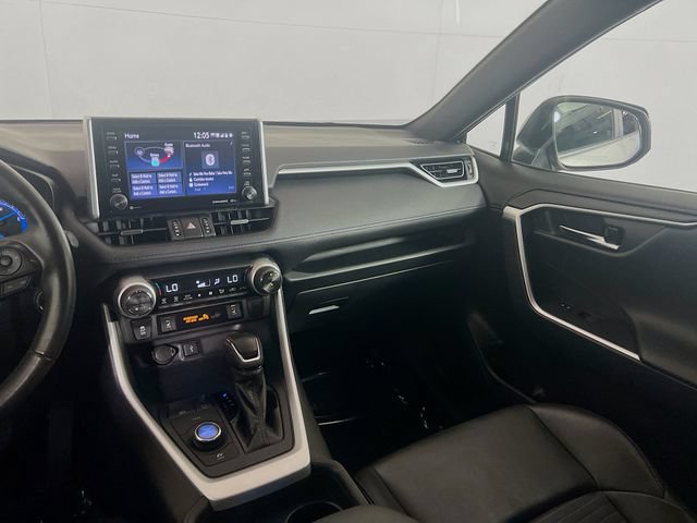Used 2020 Toyota RAV4 XSE w/ XSE Grade Weather Package AWD/4WD image 19