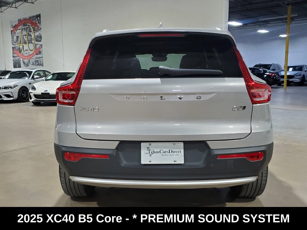 Used 2025 Volvo XC40 B5 Core AWD/4WD image 11