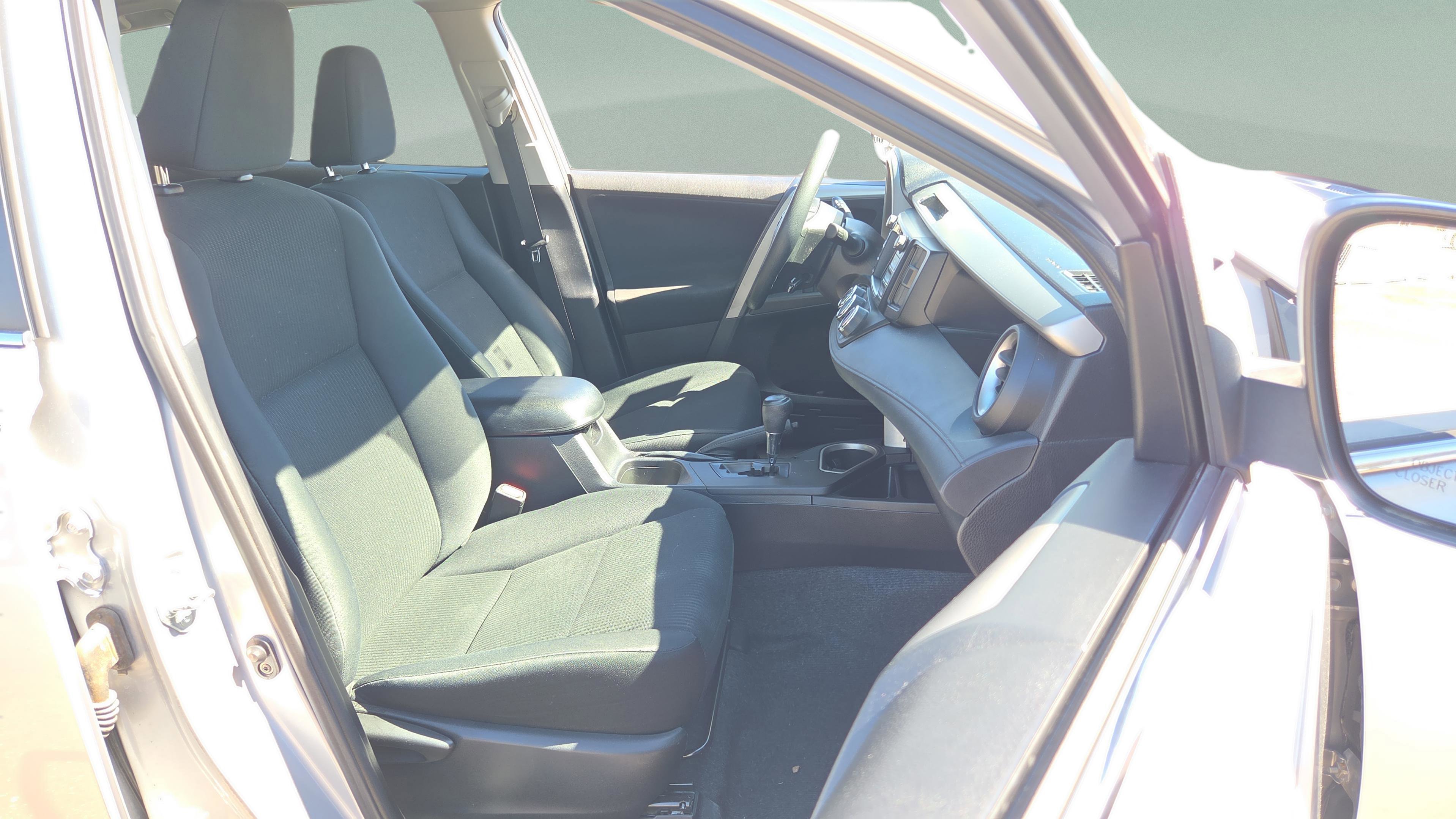 Used 2016 Toyota RAV4 LE image 21