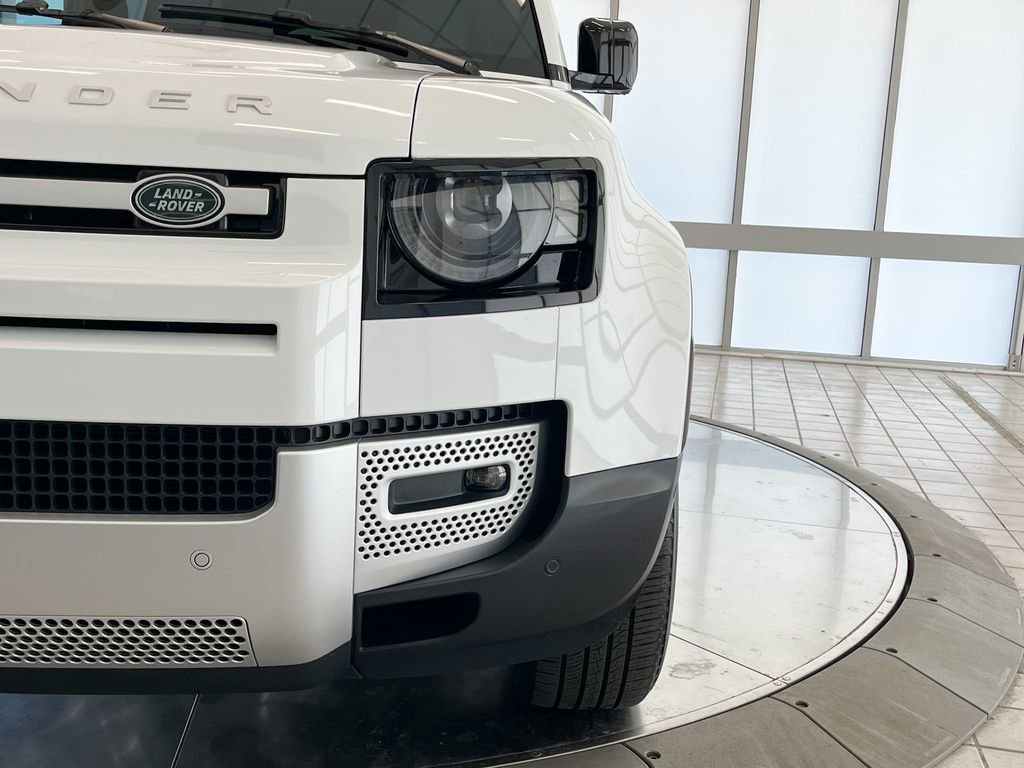 Used 2025 Land Rover Defender 110 S image 10