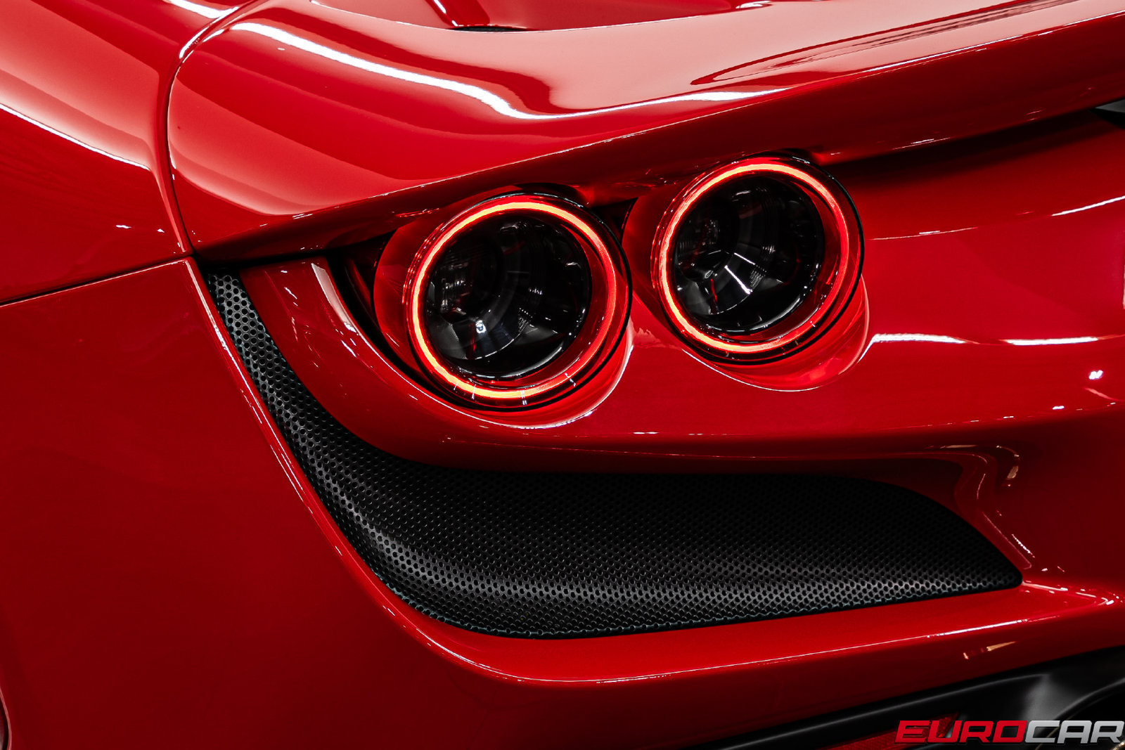 Used 2021 Ferrari F8 Tributo RWD image 24
