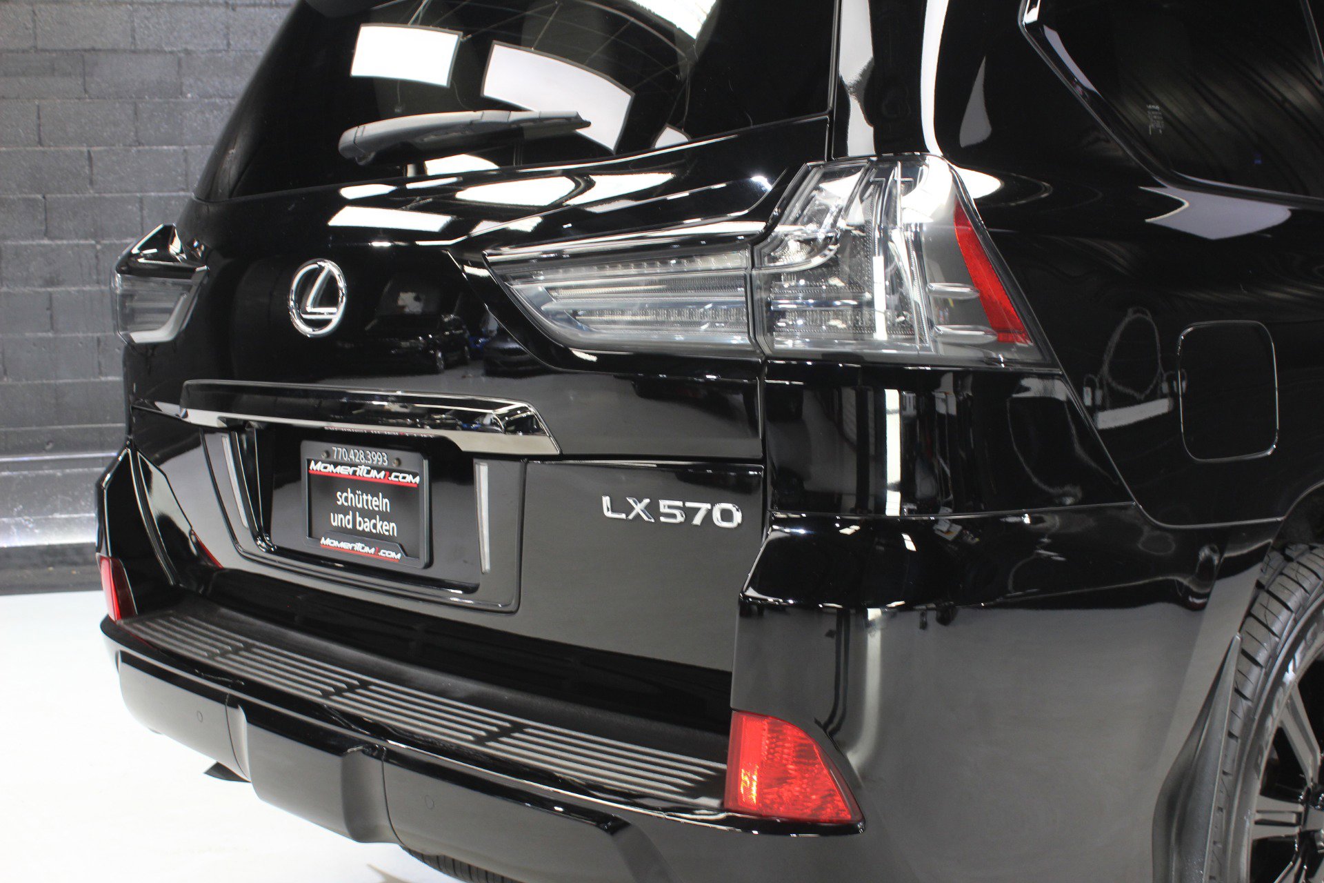 Used 2019 Lexus LX 570 Three-Row Inspiration Series w w/ Inspiration Series image 10