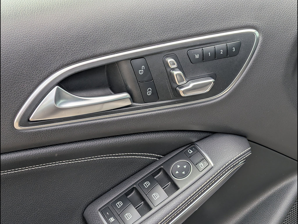 Used 2018 Mercedes-Benz GLA 250 image 27