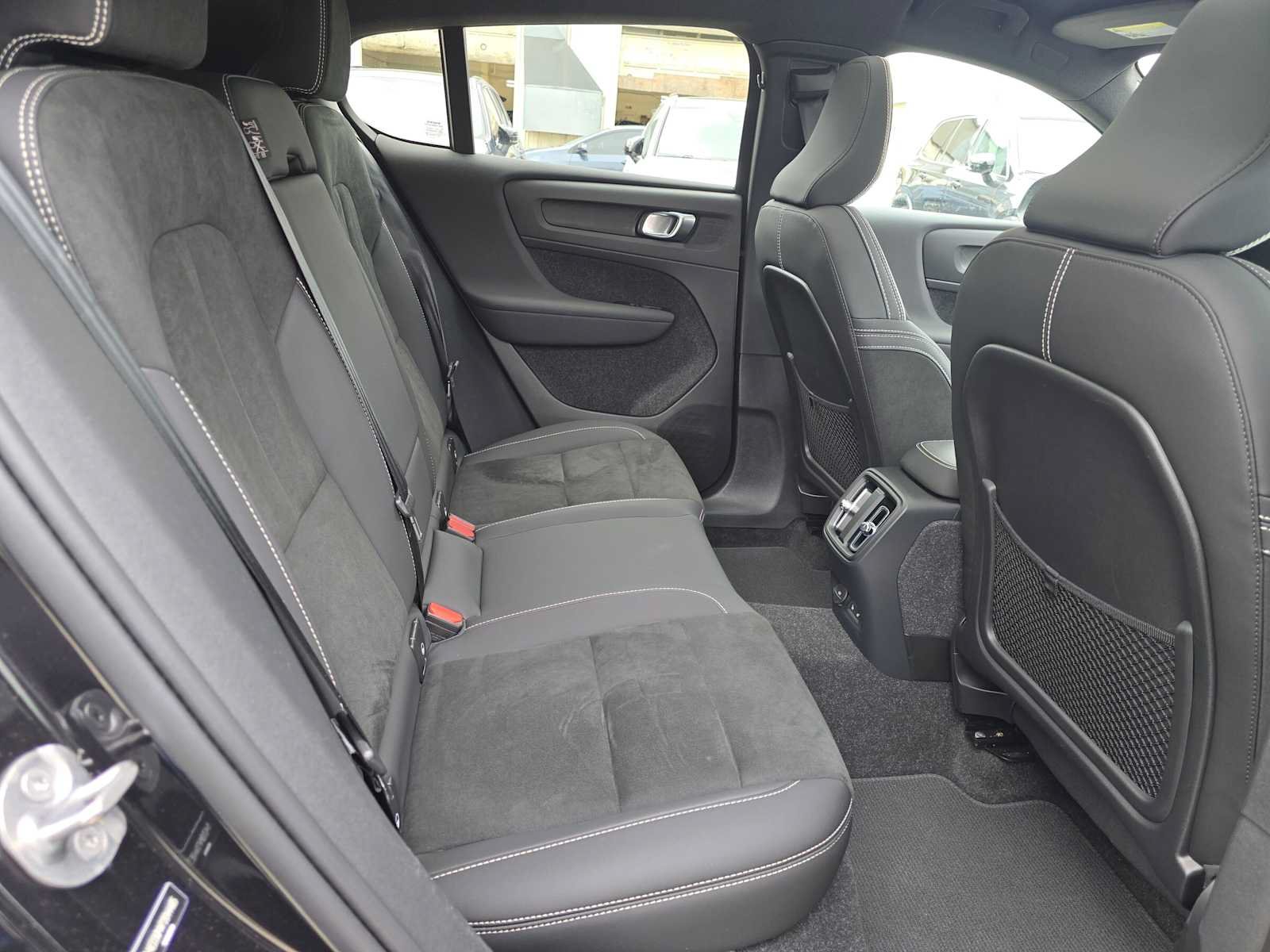 Certified 2023 Volvo C40 P8 Recharge Ultimate w/ Protection Package Premier AWD/4WD image 13