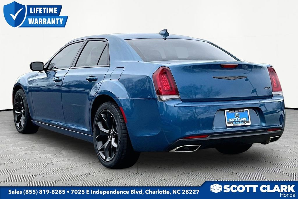 Used 2023 Chrysler 300 Touring w/ Sport Appearance Package image 2