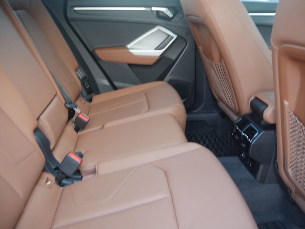 Used 2023 Audi Q3 2.0T Premium w/ Convenience Package image 33