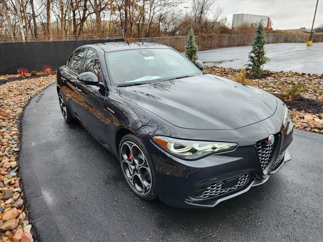 Used 2024 Alfa Romeo Giulia Veloce image 7
