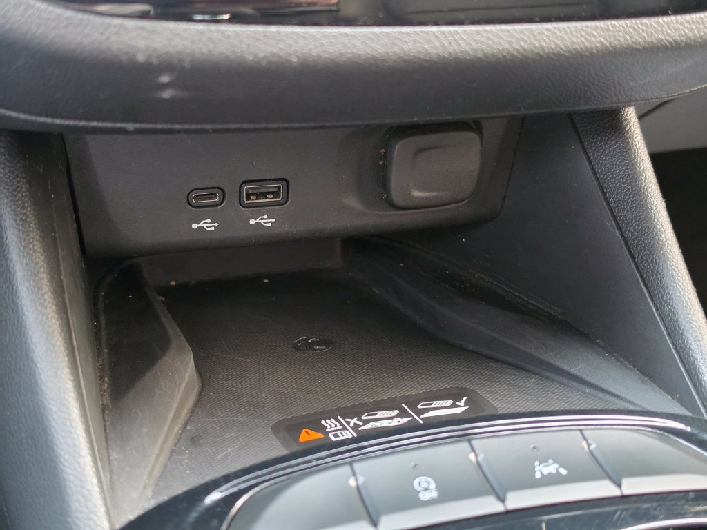 Used 2024 Buick Envista Sport Touring w/ Convenience I Package FWD image 22