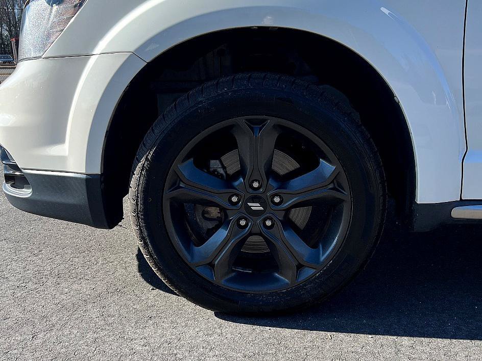 Used 2019 Dodge Journey Crossroad FWD image 11