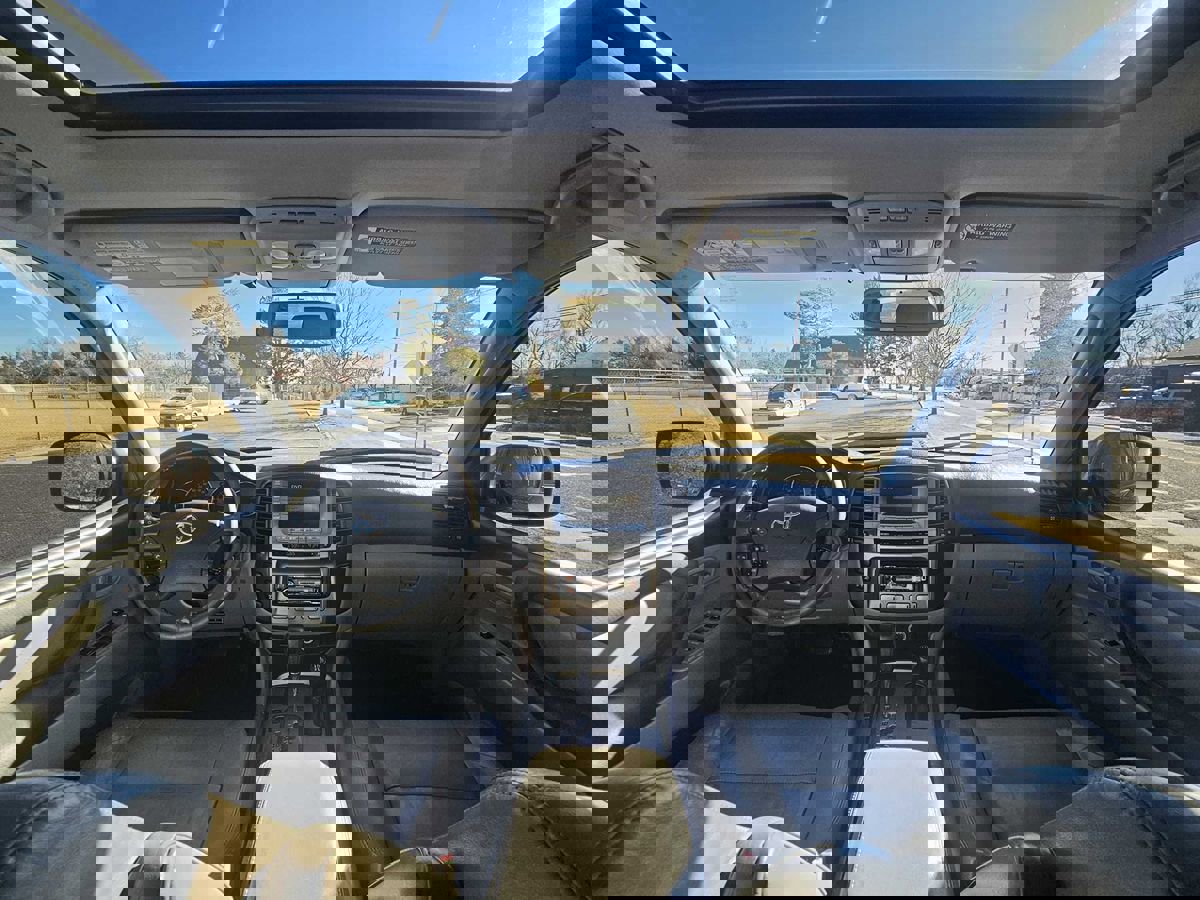 Used 2003 Toyota Land Cruiser image 38