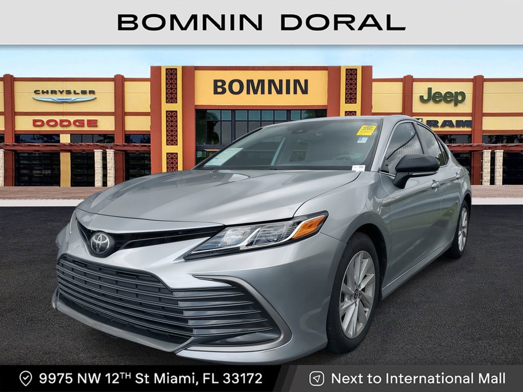 Used 2022 Toyota Camry LE image 1