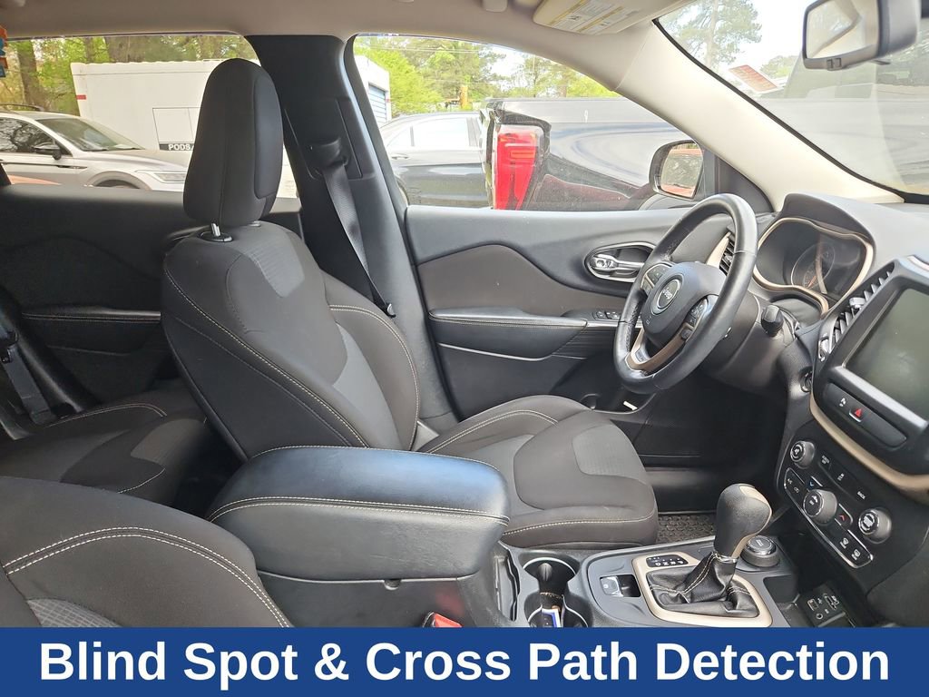 Used 2016 Jeep Cherokee Latitude w/ Safety/Convenience Group image 7