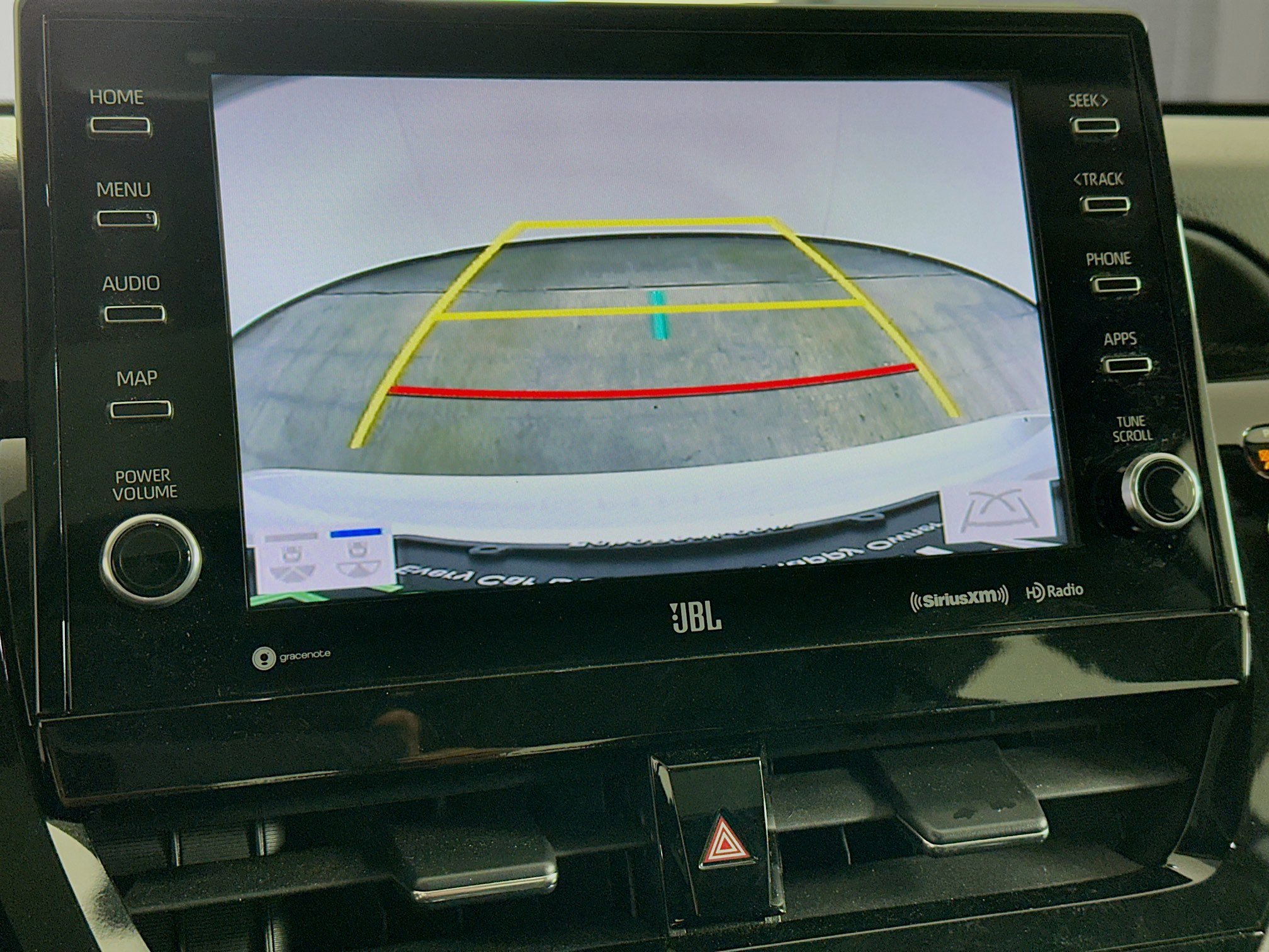 Used 2021 Toyota Camry XLE w/ Navigation Upgrade Package image 23