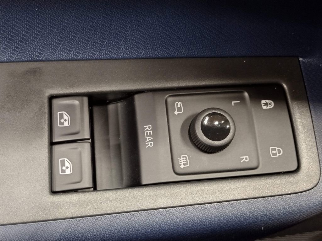 New 2025 Volkswagen ID. Buzz Pro S image 18