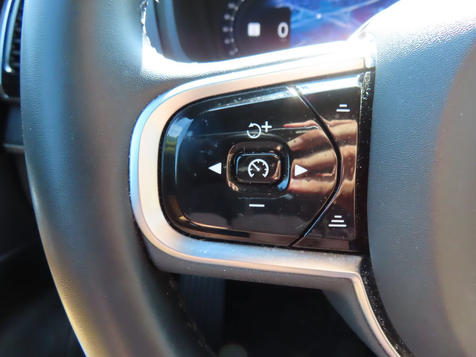 Used 2023 Volvo XC90 B6 Ultimate w/ Lounge Package AWD/4WD image 19