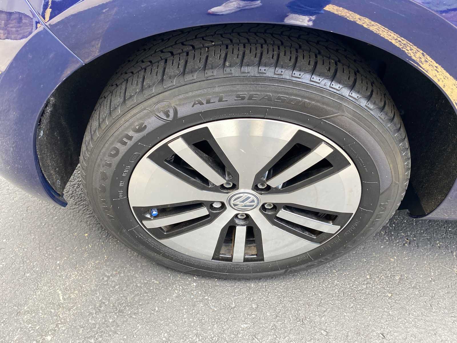 Used 2017 Volkswagen e-Golf SE FWD image 36