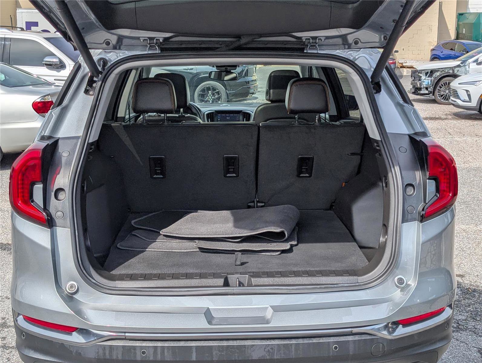 Used 2024 GMC Terrain AT4 image 14