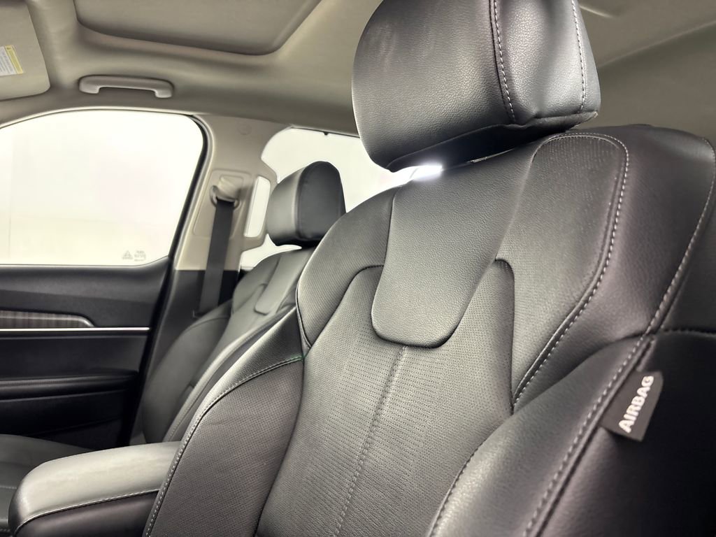 Used 2024 Kia Telluride EX w/ EX Captain's Chair Package image 10
