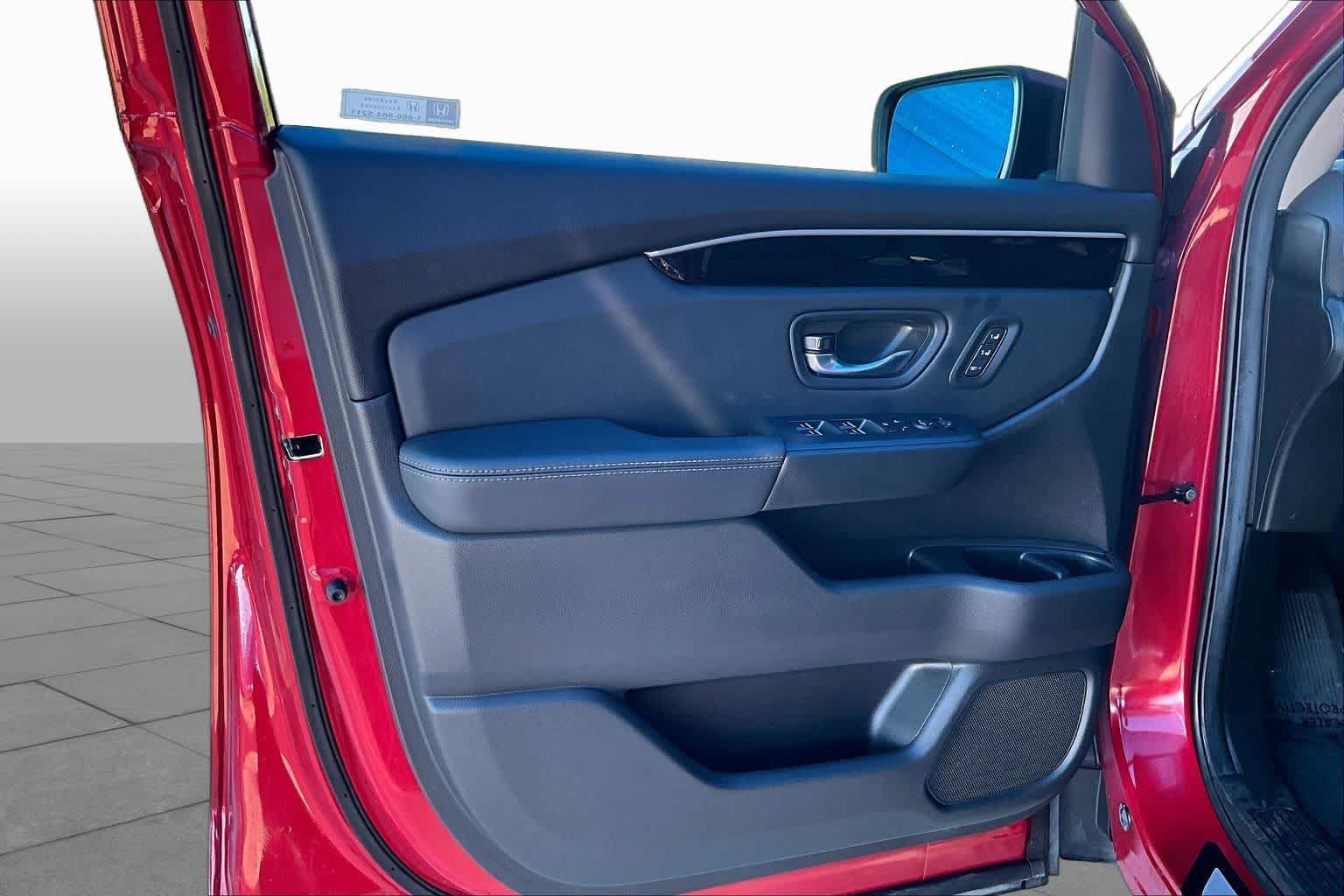 Used 2025 Honda Pilot EX-L image 22