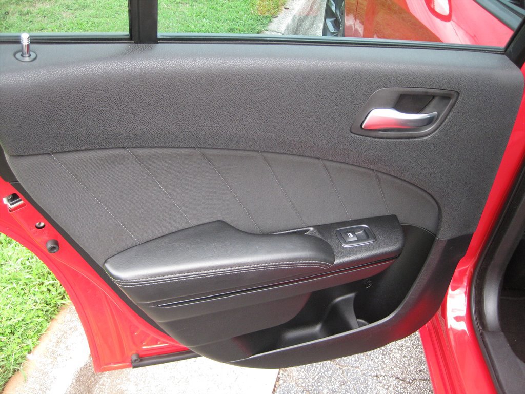 Used 2019 Dodge Charger SXT image 25