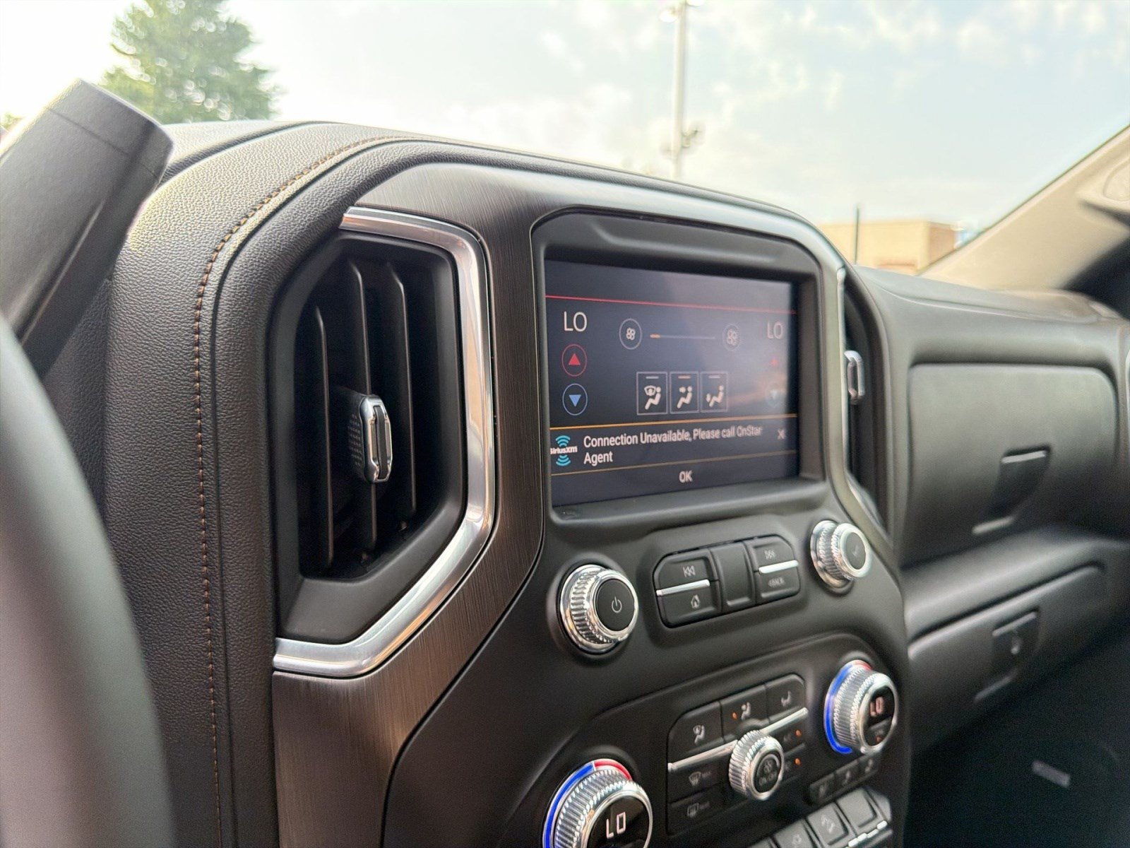 Used 2022 GMC Sierra 1500 AT4 w/ AT4 Premium Package AWD/4WD image 18