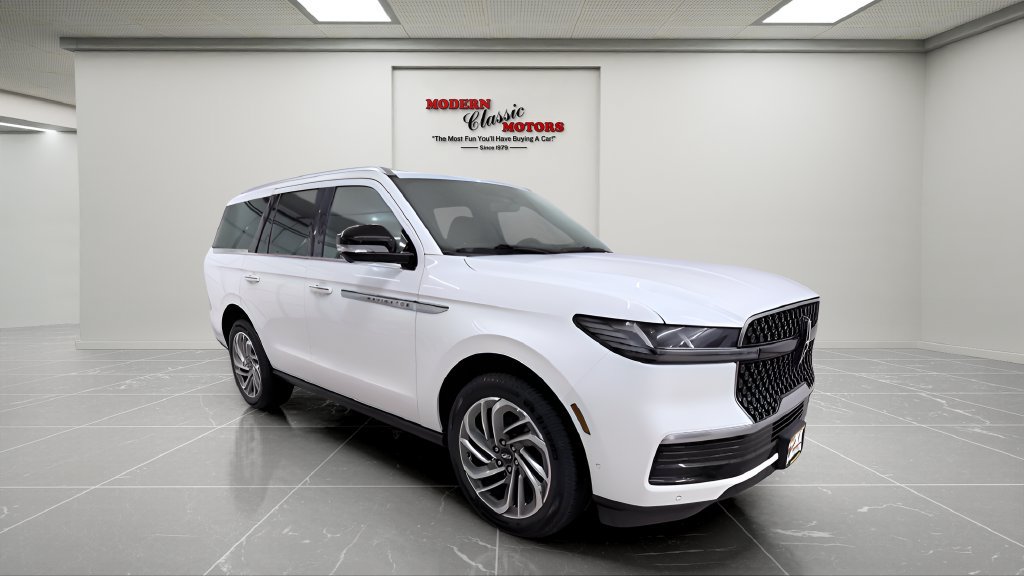 Used 2025 Lincoln Navigator Reserve AWD/4WD image 1
