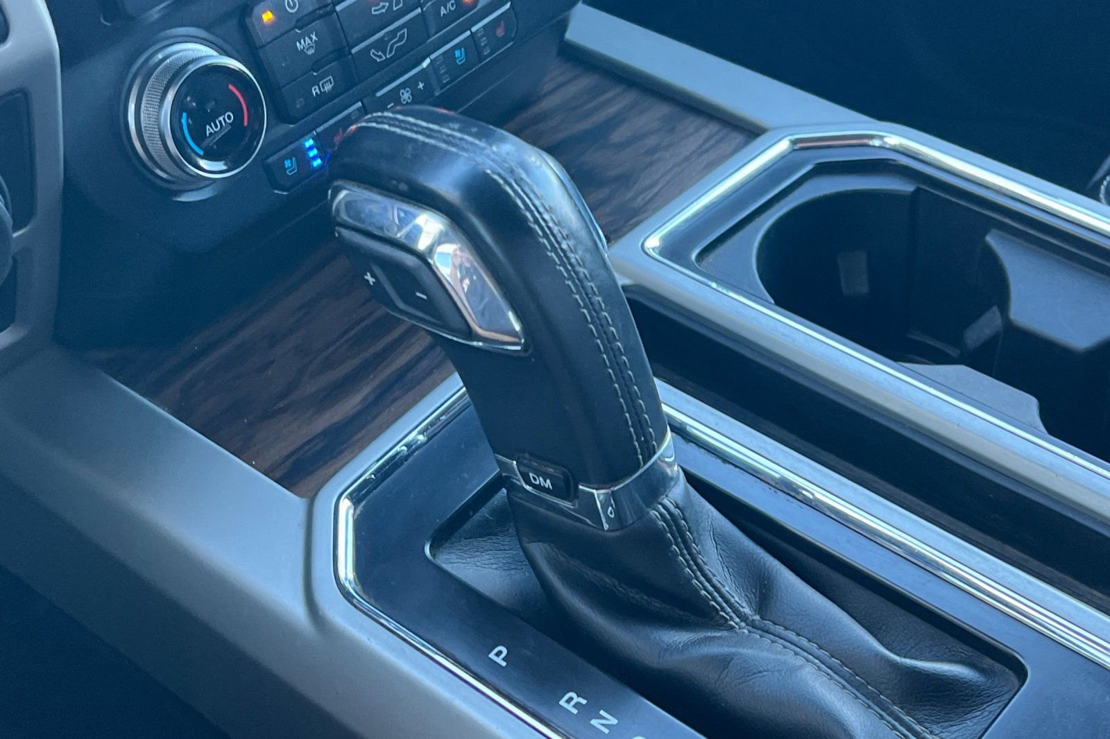 Used 2018 Ford F150 Lariat w/ Equipment Group 502A Luxury image 21