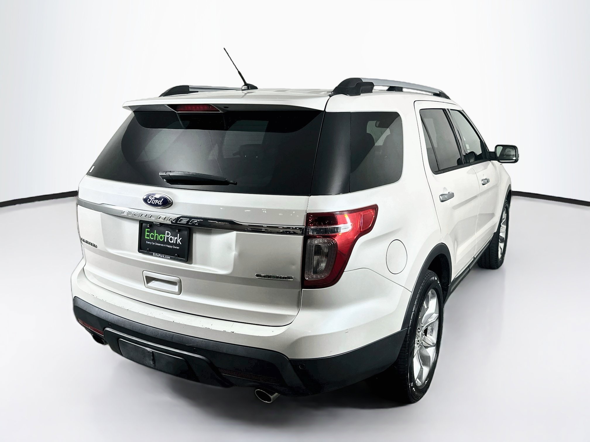 Used 2015 Ford Explorer Limited w/ Equipment Group 302A FWD image 9
