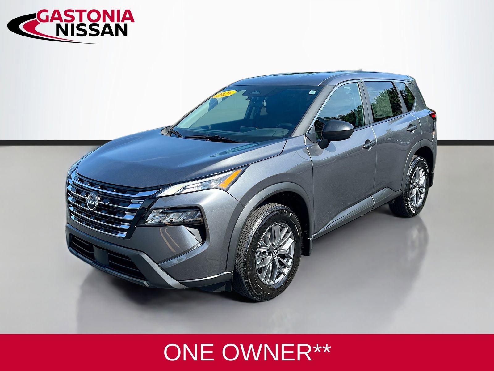 Used 2025 Nissan Rogue S FWD image 3
