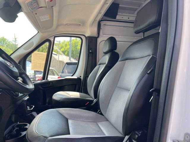 Used 2025 RAM ProMaster 2500 w/ Convenience Group FWD image 3
