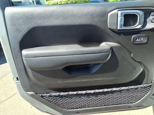 Used 2023 Jeep Wrangler Unlimited w/ Sun & Screen Package AWD/4WD image 23