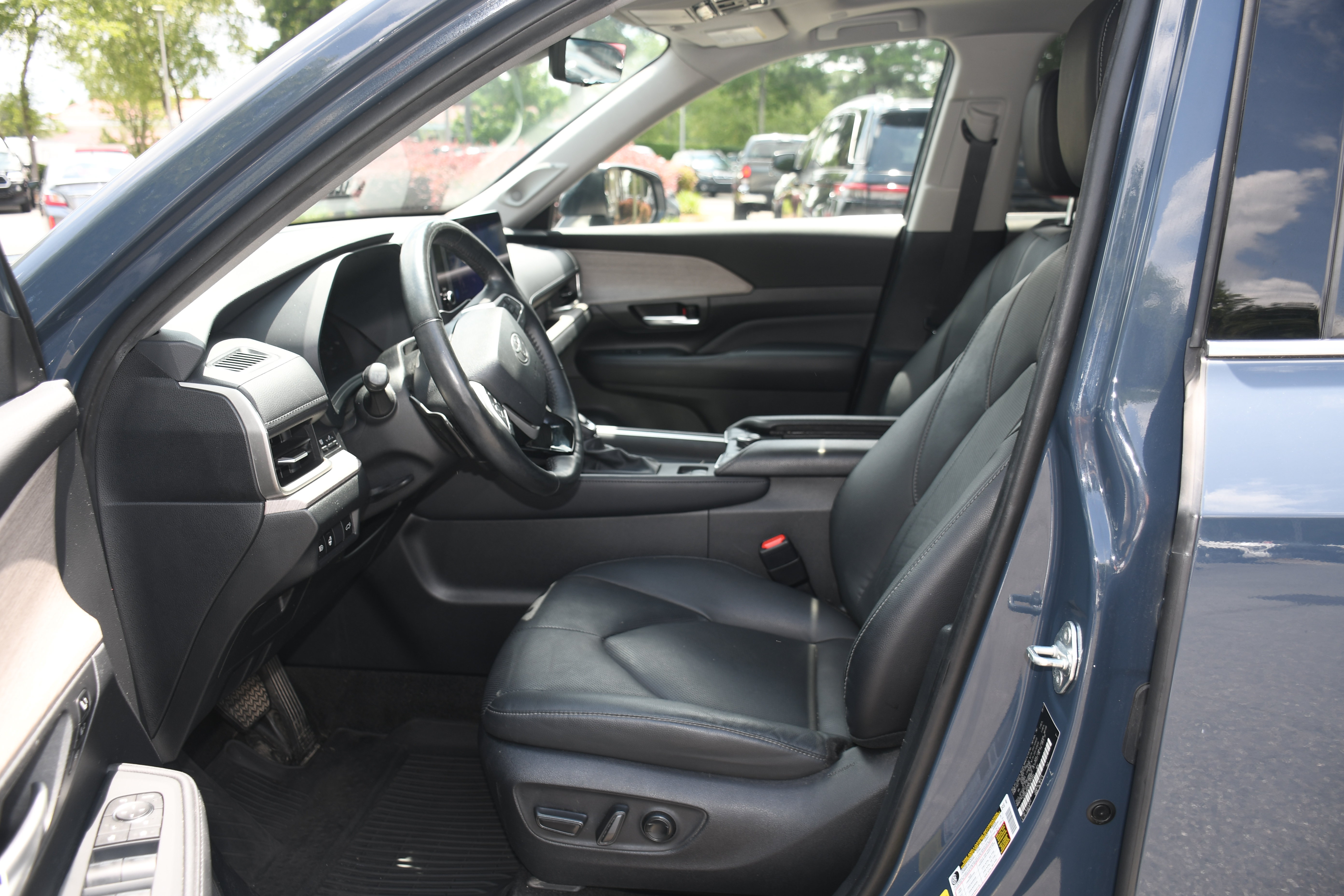Certified 2024 Toyota Grand Highlander AWD image 8