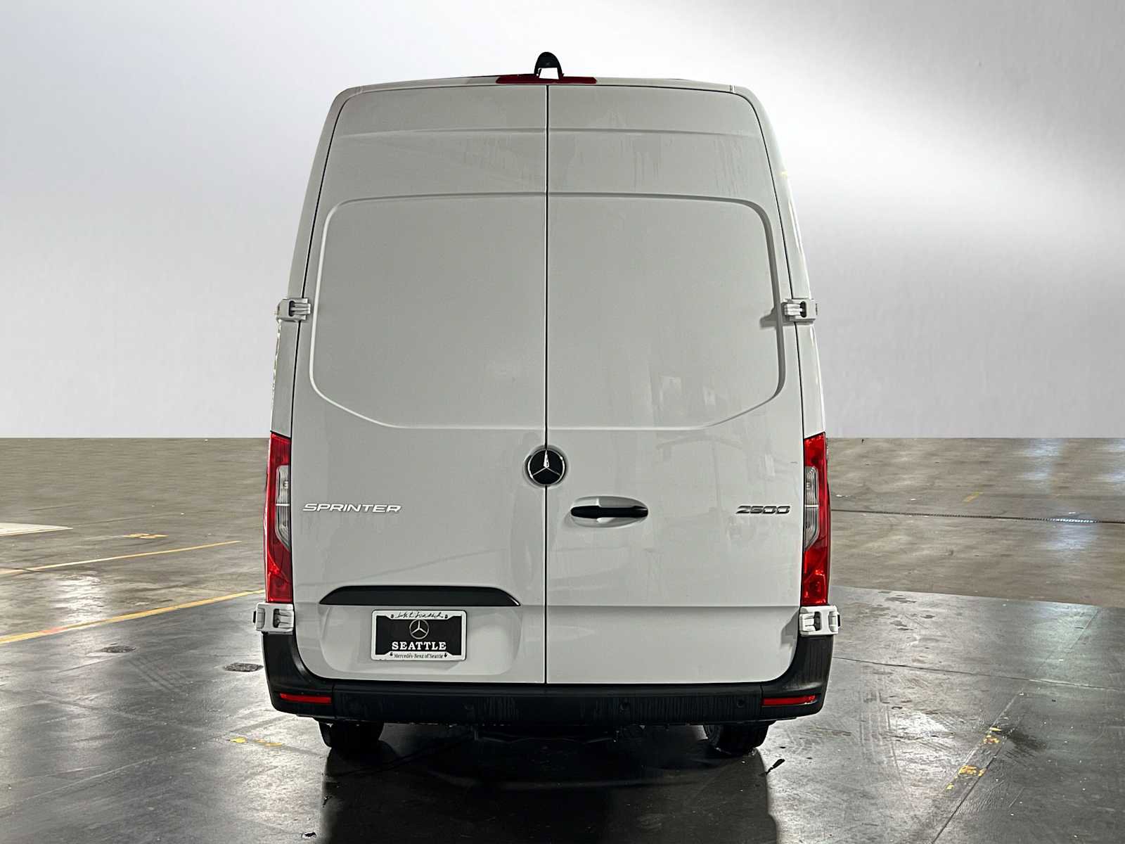 Used 2025 Mercedes-Benz Sprinter 2500 image 4
