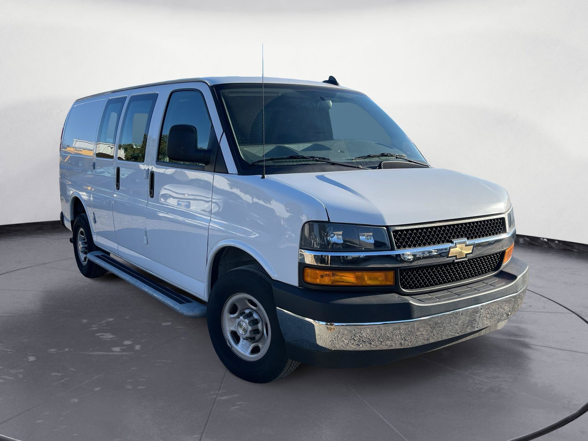 Used 2024 Chevrolet Express 2500 w/ Driver Convenience Package RWD image 7