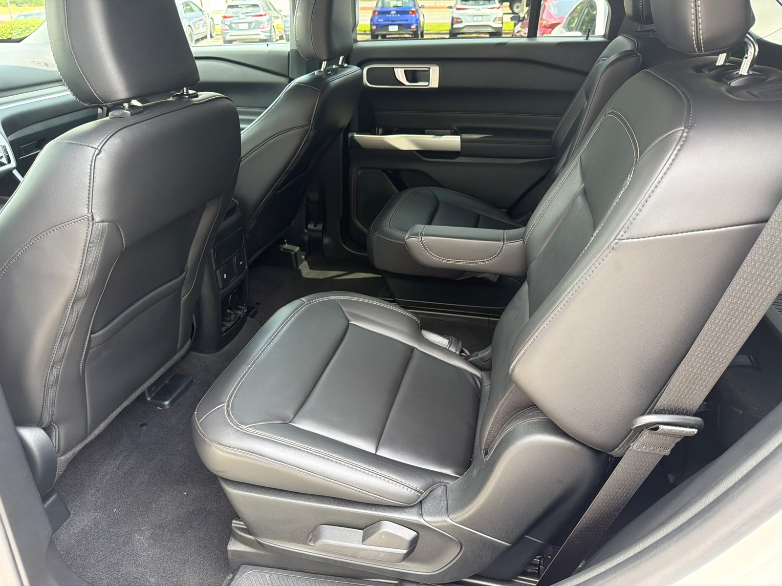 Used 2023 Ford Explorer XLT w/ Equipment Group 202A RWD image 22