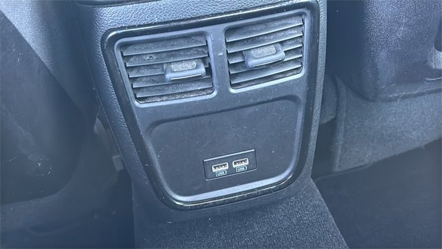 Used 2019 Dodge Charger SXT w/ Blacktop Package image 8