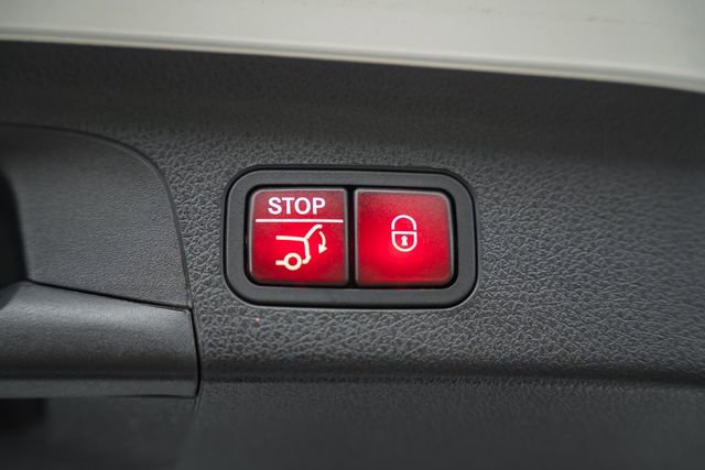 Used 2022 Mercedes-Benz GLE 350 4MATIC w/ AMG Line Exterior image 11