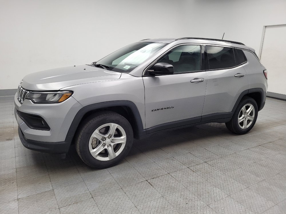 Used 2023 Jeep Compass Latitude AWD/4WD image 2