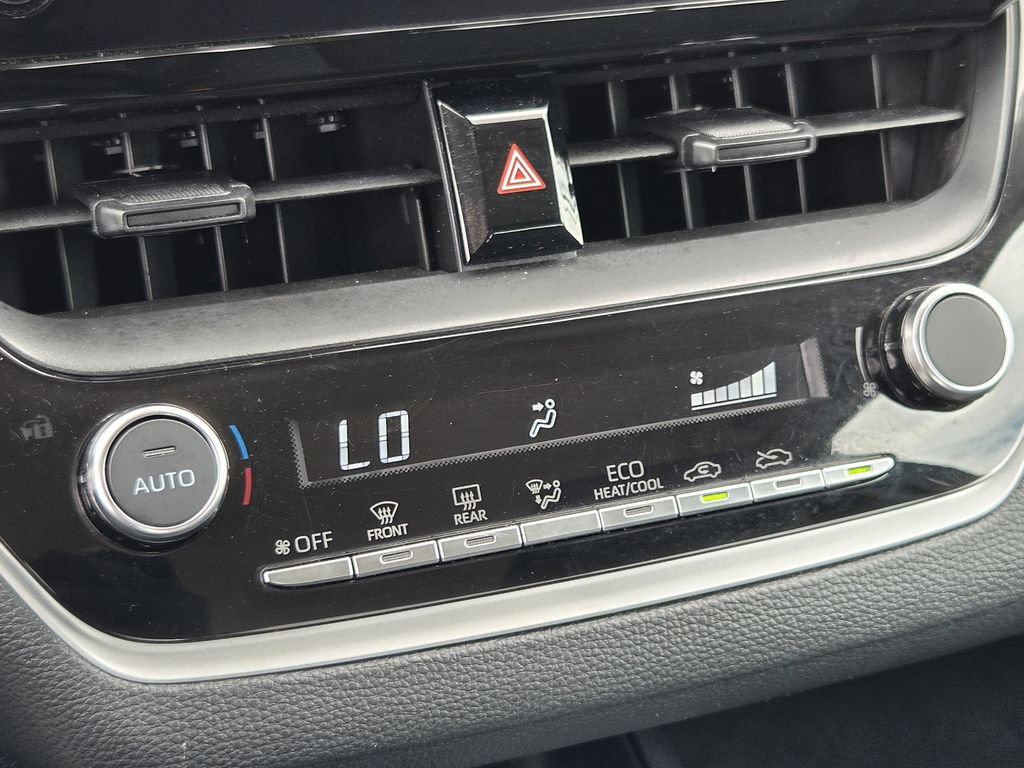 Used 2025 Toyota Corolla LE FWD image 20
