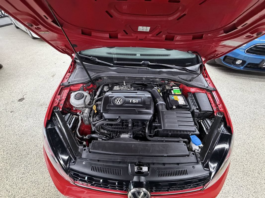 Used 2019 Volkswagen GTI SE FWD image 39