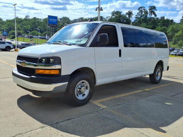 Used 2024 Chevrolet Express 3500 LT w/ LT Preferred Equipment Group RWD image 4