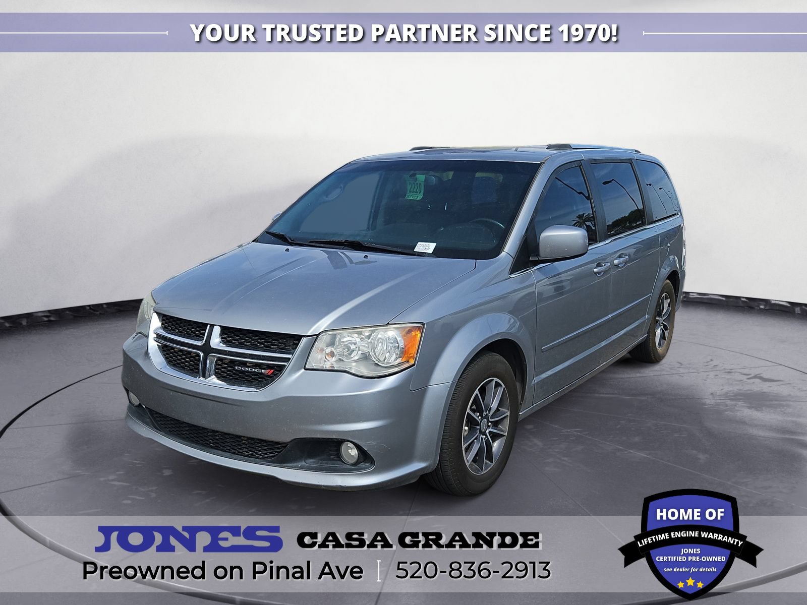 Used 2017 Dodge Grand Caravan SXT FWD image 1