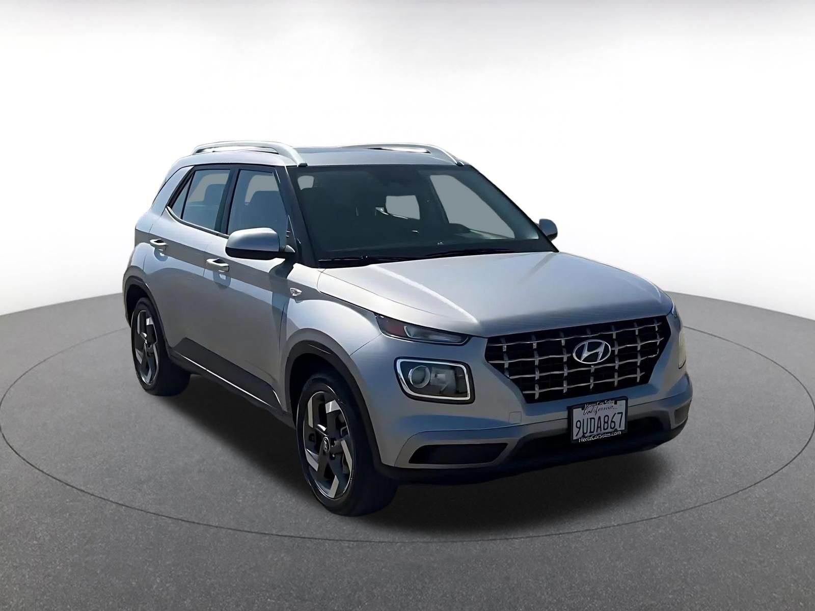 Used 2025 Hyundai Venue SEL image 3