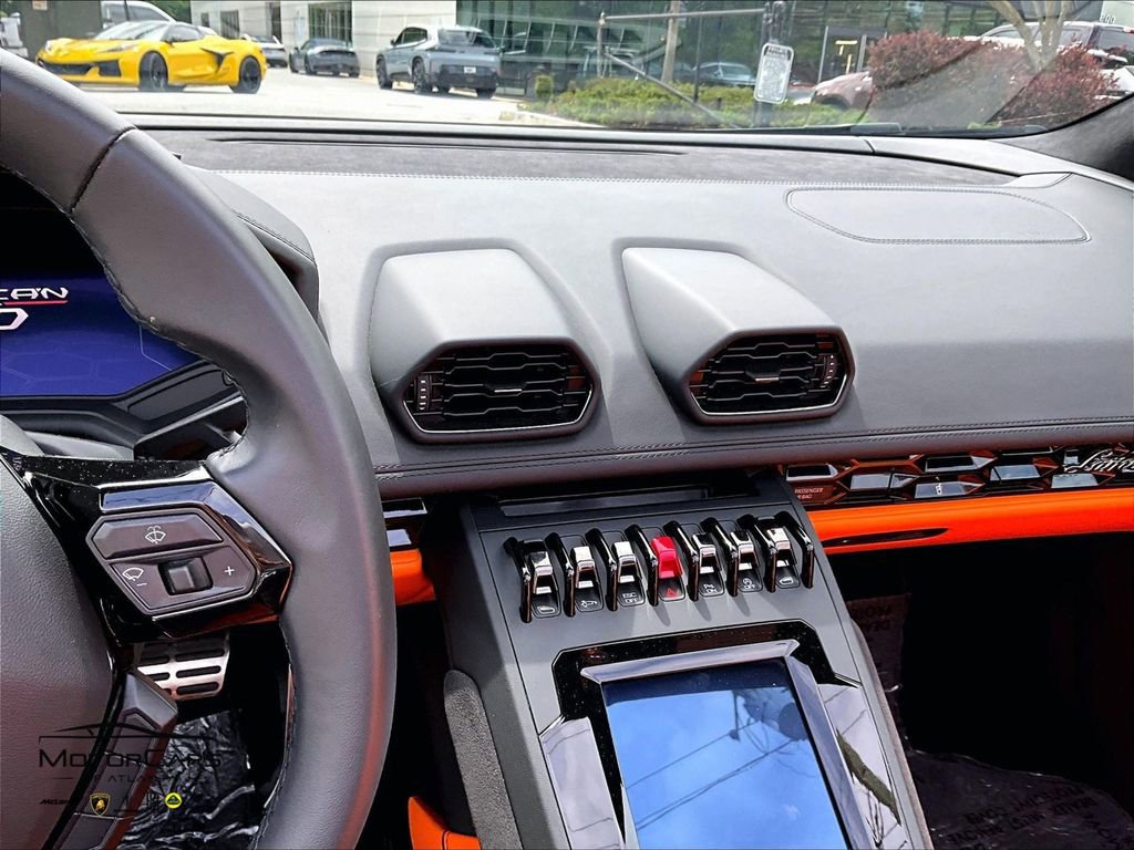 Used 2023 Lamborghini Huracan EVO RWD image 8