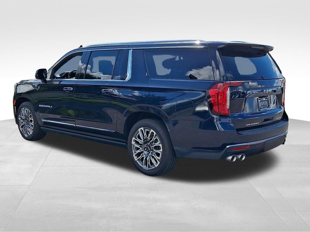 Used 2023 GMC Yukon XL Denali Ultimate AWD/4WD image 4