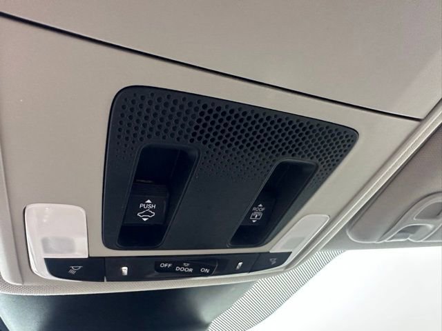 Used 2023 Honda Pilot Elite image 34