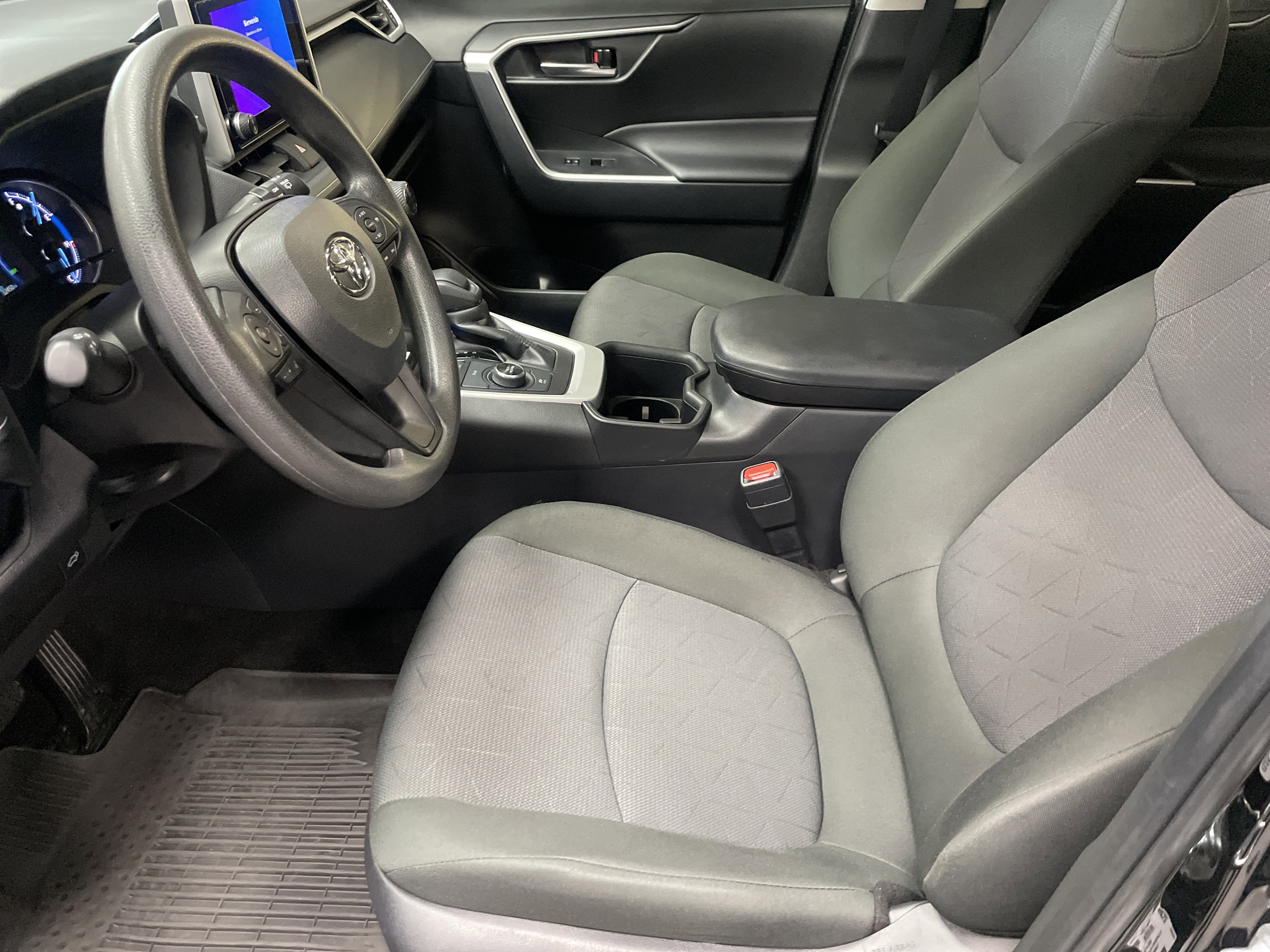 Used 2025 Toyota RAV4 XLE w/ Convenience Package AWD/4WD image 16