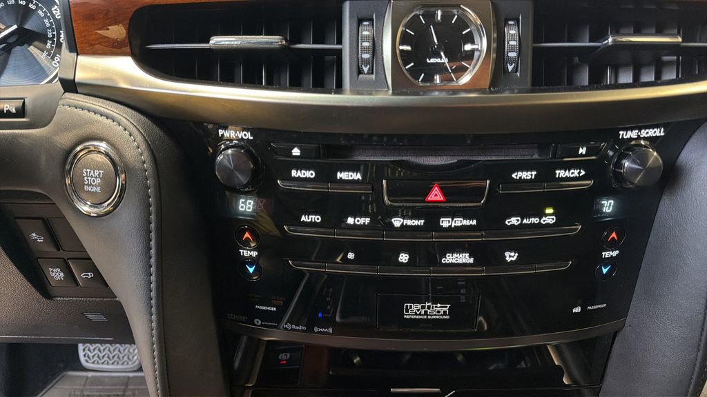 Used 2016 Lexus LX 570 4WD image 31