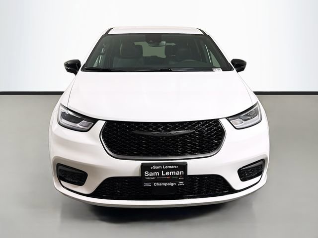 New 2026 Chrysler Pacifica Select image 2