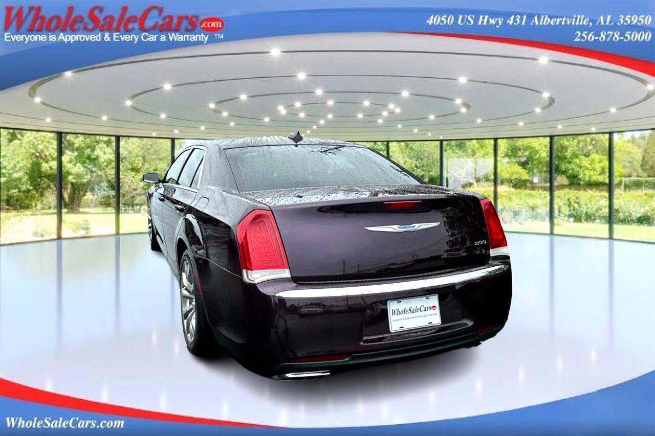 Used 2021 Chrysler 300 Touring w/ Chrome Appearance Package image 4